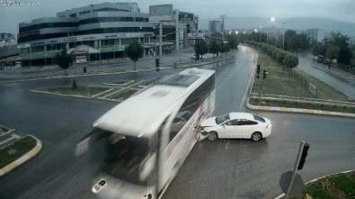 Tokat'ta MOBESE Kameralarına Yansıyan İlginç Trafik Kazaları
