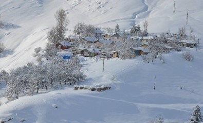 Tunceli'de 120 Köy Yolu Ulaşıma Kapandı