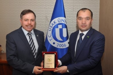 Türkmenistan İstanbul Başkonsolosu Uşak Üniversitesi'ni Ziyaret Etti