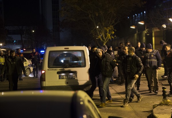 ABD Ankara Büyükelçiliği önünde silah sesleri