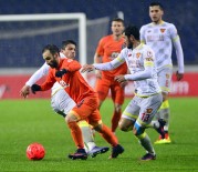 İSTANBUL BAŞAKŞEHİRSPOR - Başakşehir farklı kazandı