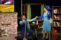 ROMAN YAZARI - 'Hadi Baba' Salihli'yi Güldürdü