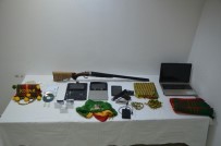 ÖRGÜT PROPAGANDASI - İzmir'de Teröre Destek Veren 3 Şüpheli Yakalandı