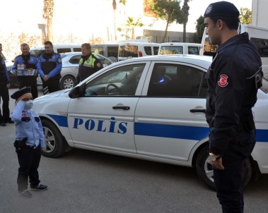 Lösemili Minik Ziya'nın Polislik Hayali Gerçek Oldu