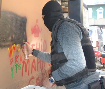 Polis Hepsini Tek Tek Sildi