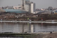 DENİZ UÇAĞI - Yarım Ton Yakıt Denize Sızdı