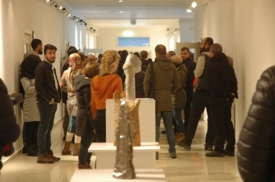 YYÜ'de Seramik Sergisi