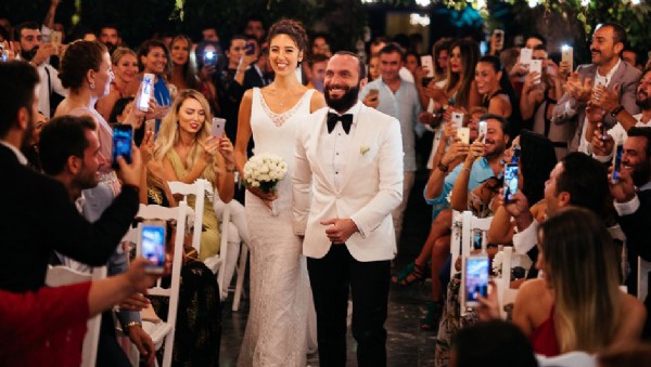 Berkay güzel haberi duyurdu