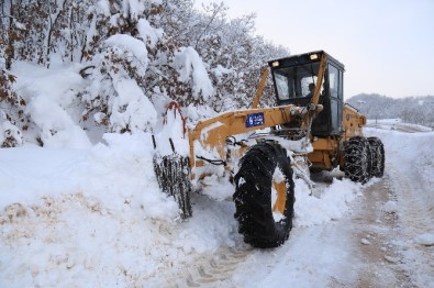 Bursa'da Karla Mücadele...88 Köy Yolu Açıldı