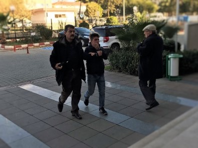 Çaldığı Motosikleti Sahibine Satarken Yakalandı