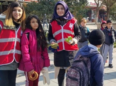 Harçlıklarını Halep'e Yardım İçin Bağışladılar