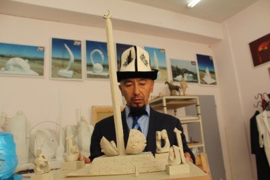 Kırgız Heykeltıraşdan '15 Temmuz' Heykeli