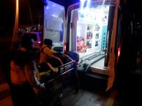 KAYGAN ZEMİN - Kocaeli'de İki Otomobil Kavşakta Çarpıştı Açıklaması 1 Yaralı