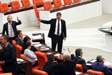 Meclis Genel Kurulu'nda MHP-CHP gerginliği