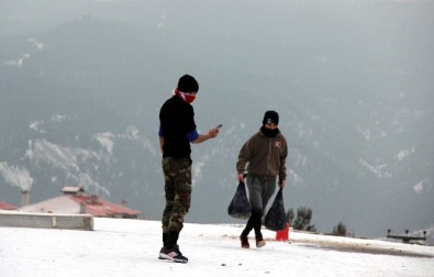 PÖH Sınavlarına Hazırlanmak İçin İnşaat Malzemelerinden Parkur Yaptılar