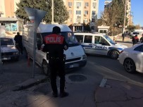 SAKARYA CADDESİ - Şüpheli Araç Polisi Alarma Geçirdi