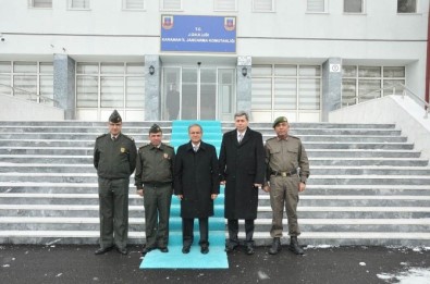 Vali Tapsız'dan İl Jandarma Komutanlığına Taziye Ziyareti