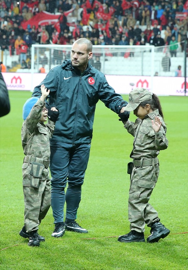 Sneijder'den birlik mesajı