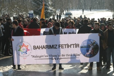 Bolu'da Öğrenciler Halep Ve Şehitler İçin Yürüdü