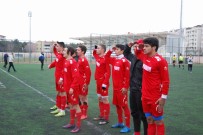 Genç Futbolculardan Şehide 'Selam'