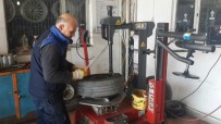 BALANS - İş Yoğunluğu Artan Lastikçiler Randevu Sistemi İle Çalışmaya Başladı