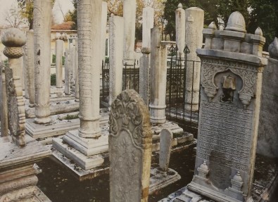 Zeytinburnu'nda 4 Bin Tarihi Mezar Taşının Envanteri Çıkarıldı