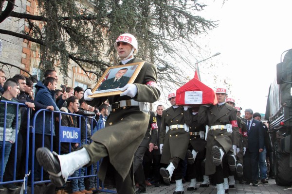Fırat Kalkanı şehitlerine veda