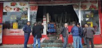 YILDIRIM DÜŞMESİ - Antalya'da Yıldırım Düşen Dükkan Harabeye Döndü