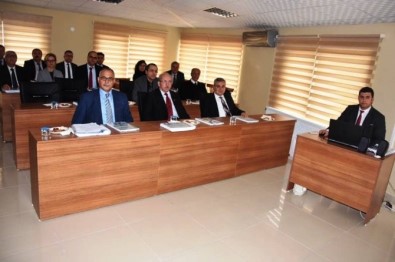 Fen İşleri Dairesi Başkanlığı Başkan Albayrak'a Brifing Verdi