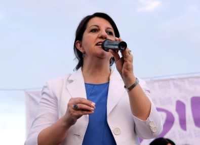 HDP'li Pervin Buldan Gözaltına Alındı