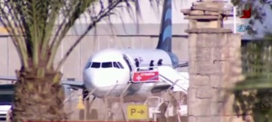 Kaçırılan Uçaktaki Yolculardan 25'İ Serbest Bırakıldı