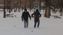Karlı Ve Buzlu Havada Yürüme Yöntemleri