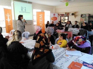 Keçiören'de 'Kadın Hakları Eğitimi' Verildi