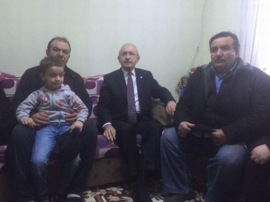 Kılıçdaroğlu, Afyonkarahisar'da Şehit Ailesini Ziyaret Etti