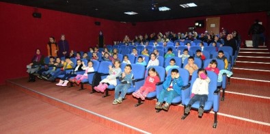 Tebessüm Sineması'nda Bin 600 Kişi Ücretsiz Film İzledi