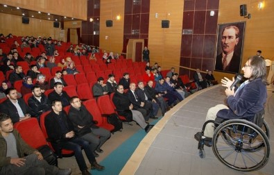 Hakkari'de 'Engellilerle Birlikte Yaşama Kültürü' Konferansı