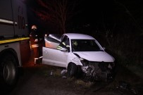 İki Otomobil Kafa Kafaya Çarpıştı Açıklaması 4 Yaralı