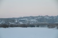 YAŞAM ŞARTLARI - Ardahan'da Sibirya Soğukları Esnafı Vurdu