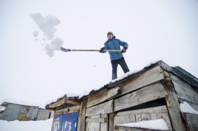 Ovacık'ta Kar Kalınlığı 2 Metreye Kadar Ulaştı
