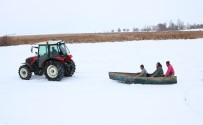 İBRAHIM ERDOĞAN - Balıkçıların Traktörlü Kayak Keyfi