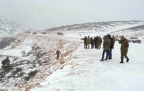 YARALI ASKERLER - Isparta'da Askeri Araç Kaza Yaptı Açıklaması 3 Asker Hafif Yaralı