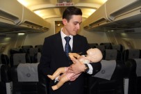 Kabin Memuru Bebeğin Hayatını Kurtardı