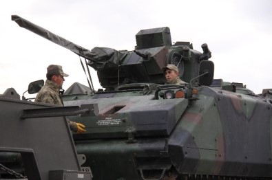 Kocaeli'den Sınıra Askeri Zırhlı Araç Sevkiyatı Sürüyor