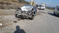 Otomobil Kamyona Çarptı Açıklaması 5 Yaralı