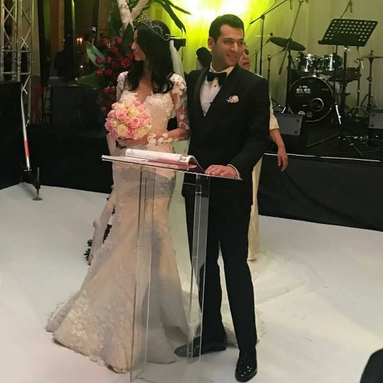 Ünlü oyuncu dünya evine girdi