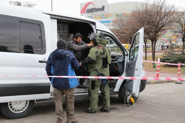 Ankara'da AVM'de bomba paniği