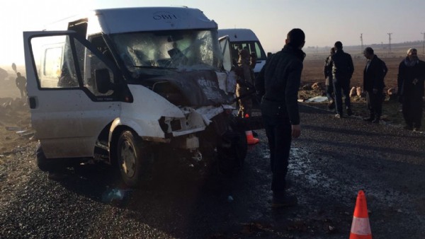 Öğrenci Servisi ile kamyonet çarpıştı: 9 Yaralı