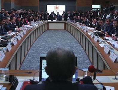 Anayasa Komisyonu 8. maddeyi kabul etti