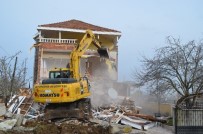 YIKIM ÇALIŞMALARI - Deltada Villaların Yıkımına Başlandı