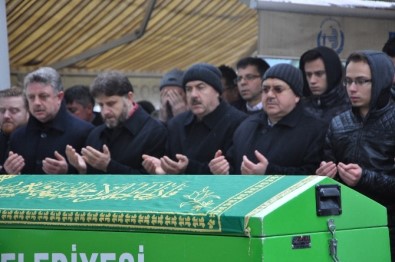 Epilepsi Hastası Büşra'nın Cenazesi Gözyaşları Arasında Toprağa Verildi